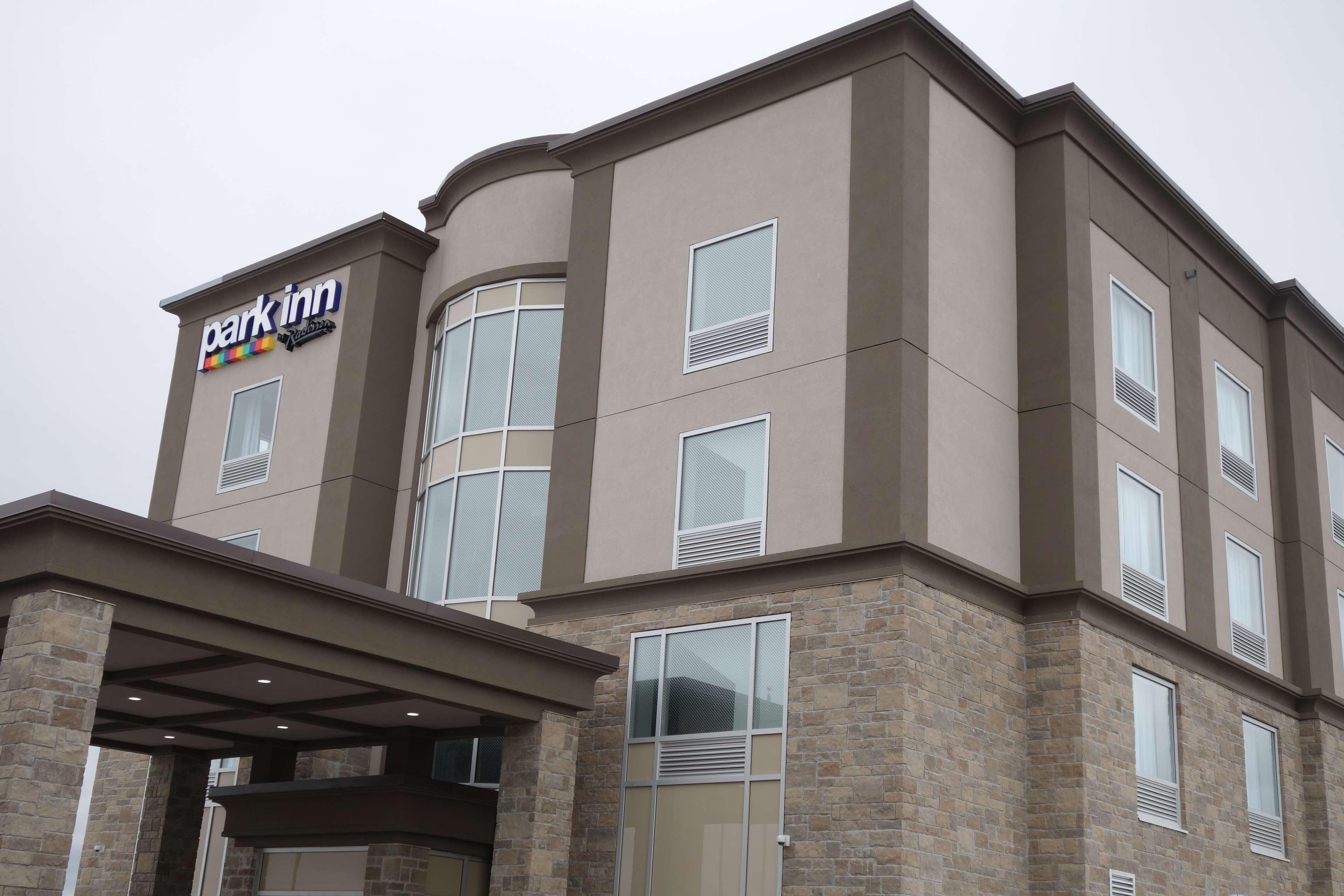Park Inn By Radisson Brampton, On Dış mekan fotoğraf