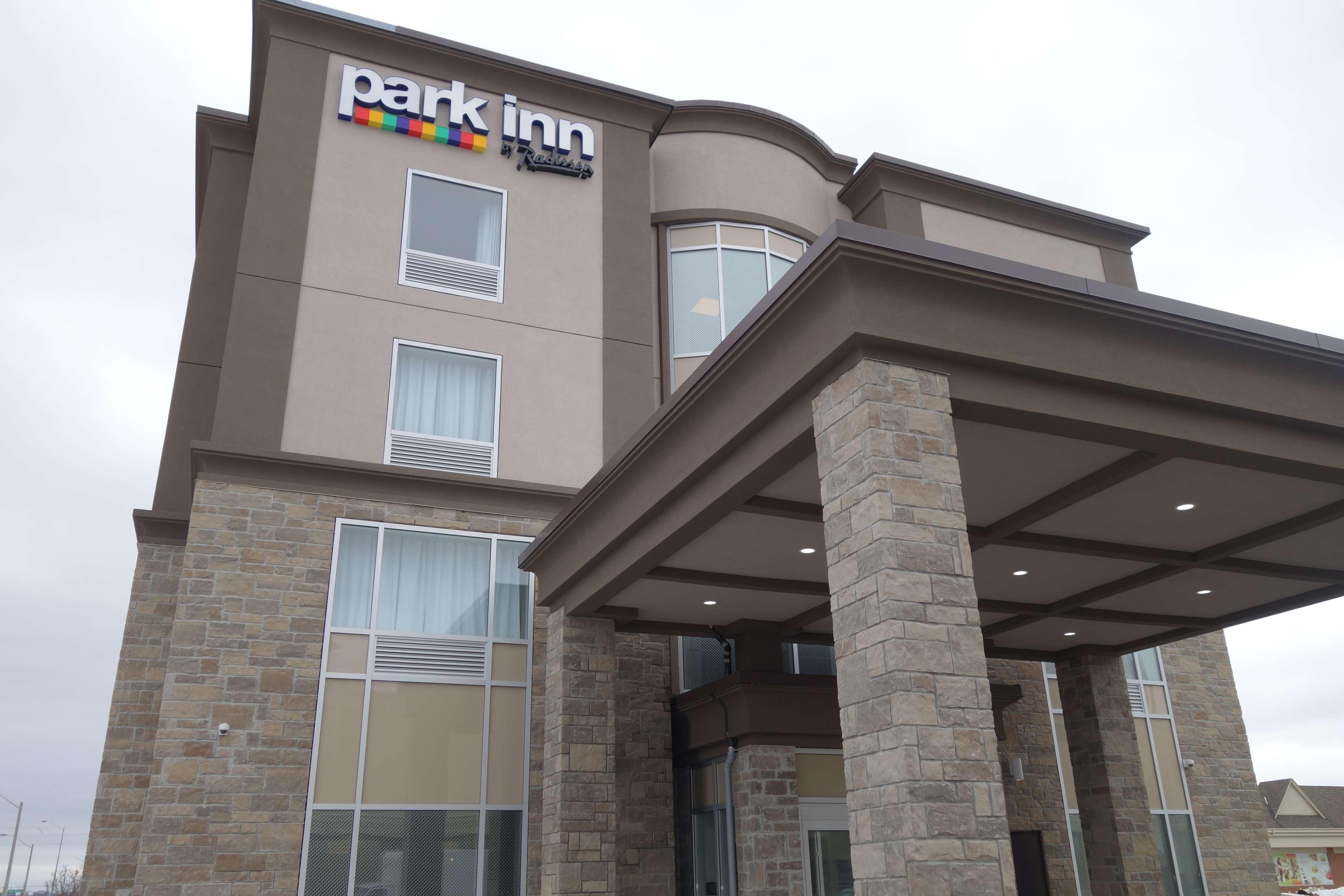 Park Inn By Radisson Brampton, On Dış mekan fotoğraf